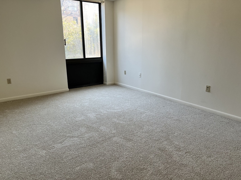 1006 Paradise Road, Unit 1F Swampscott, MA 01907 - Photo 18 of 27 Gallery Image 18