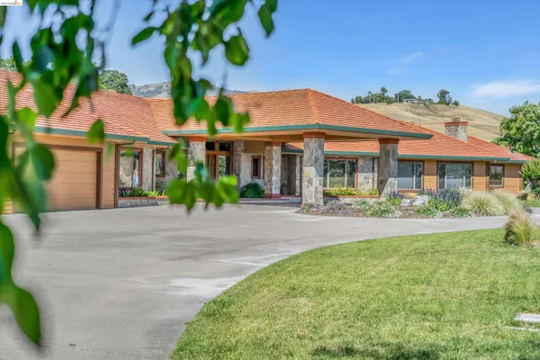 $5,700,000 | 5885 Bruce Drive, Livermore, CA 94551
