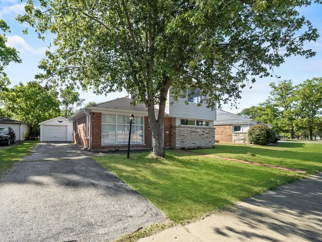 $214,900 | 226 South Orchard Drive, Park Forest, IL 60466