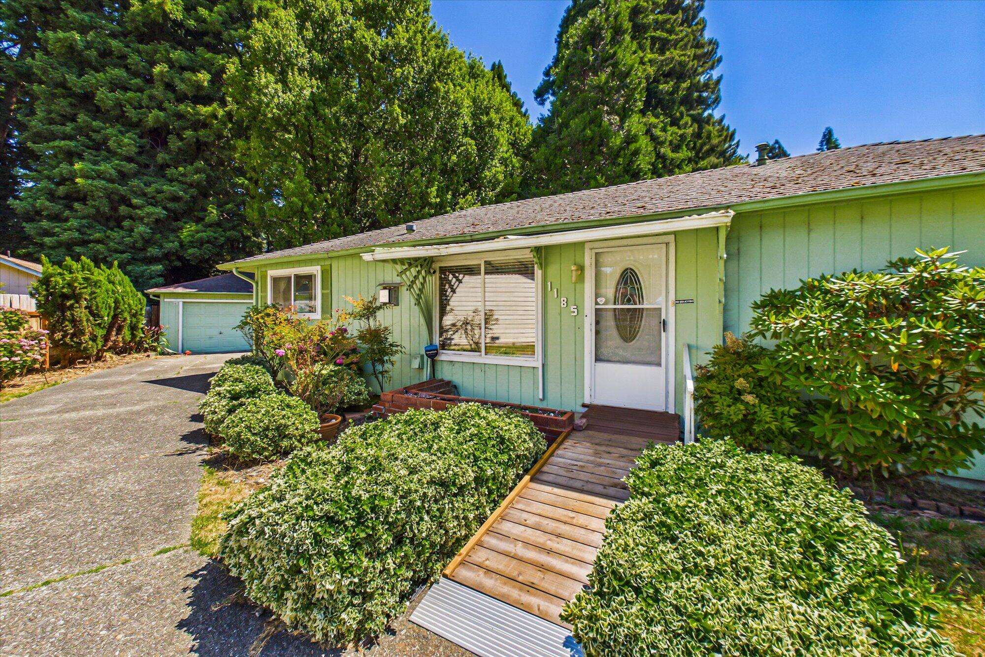 1185 Eeloa Avenue Rio Dell, CA 95562 - Photo 5 of 49