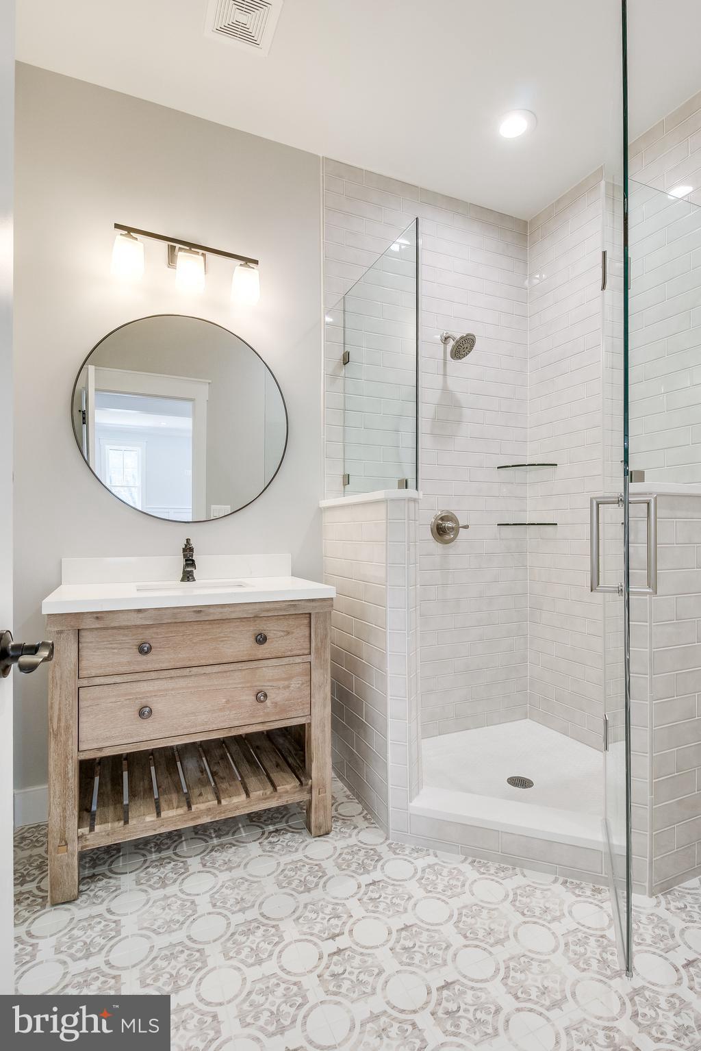 7115 Alger Road Falls Church, VA 22042 - Photo 8 of 13 Gallery Image 8