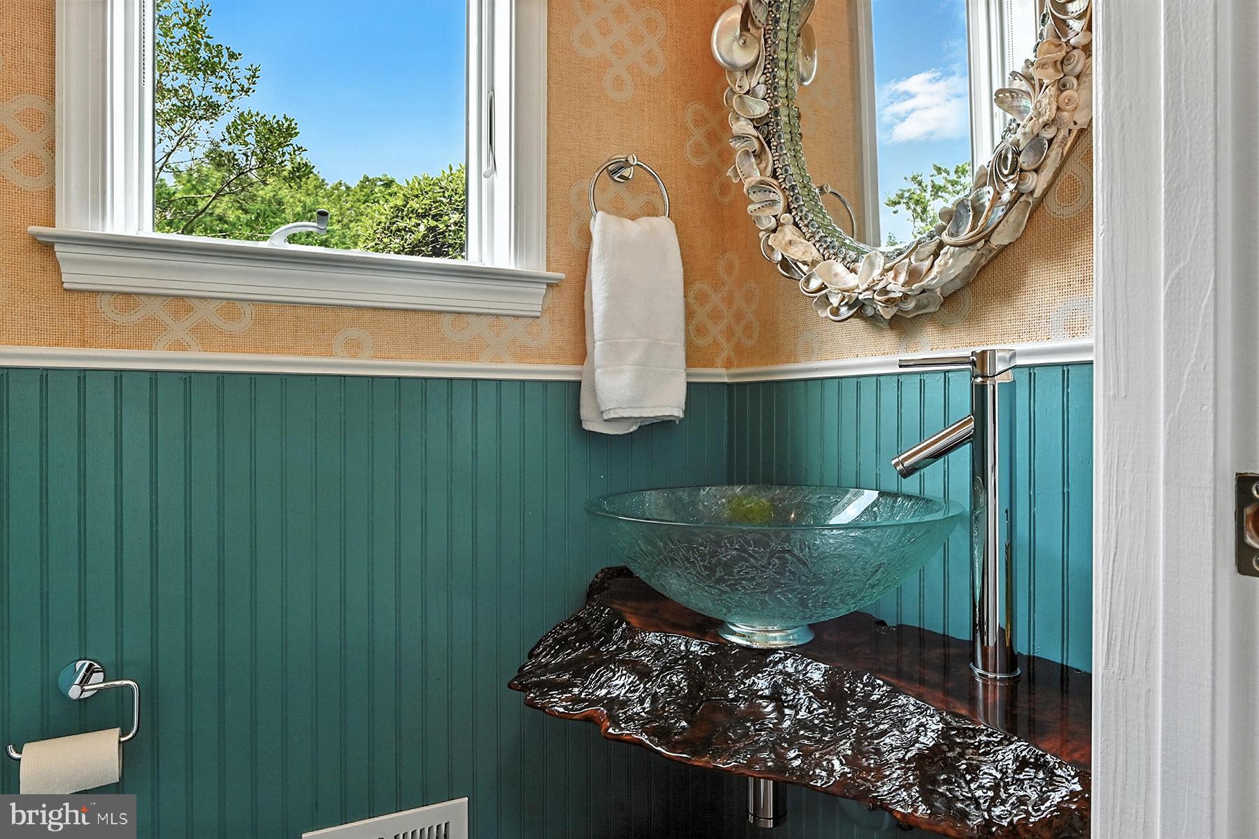 3307 Harness Creek Road Annapolis, MD 21403 - Photo 24 of 44 Powder room on main level