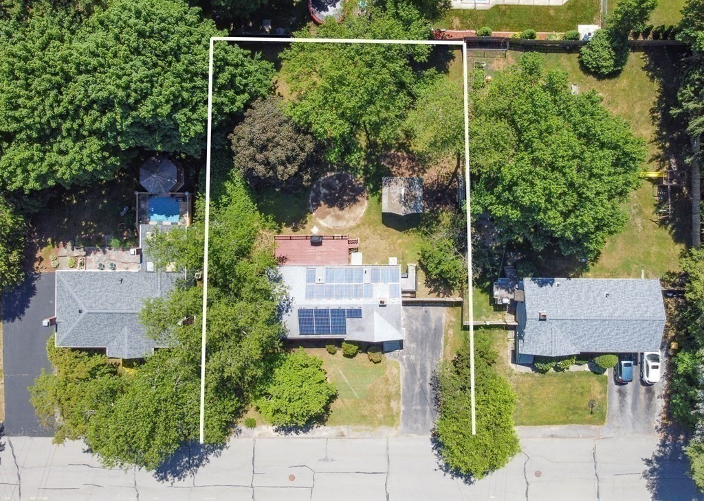 27 Standish Road Bellingham, MA 02019 - Photo 17 of 18 Gallery Image 17