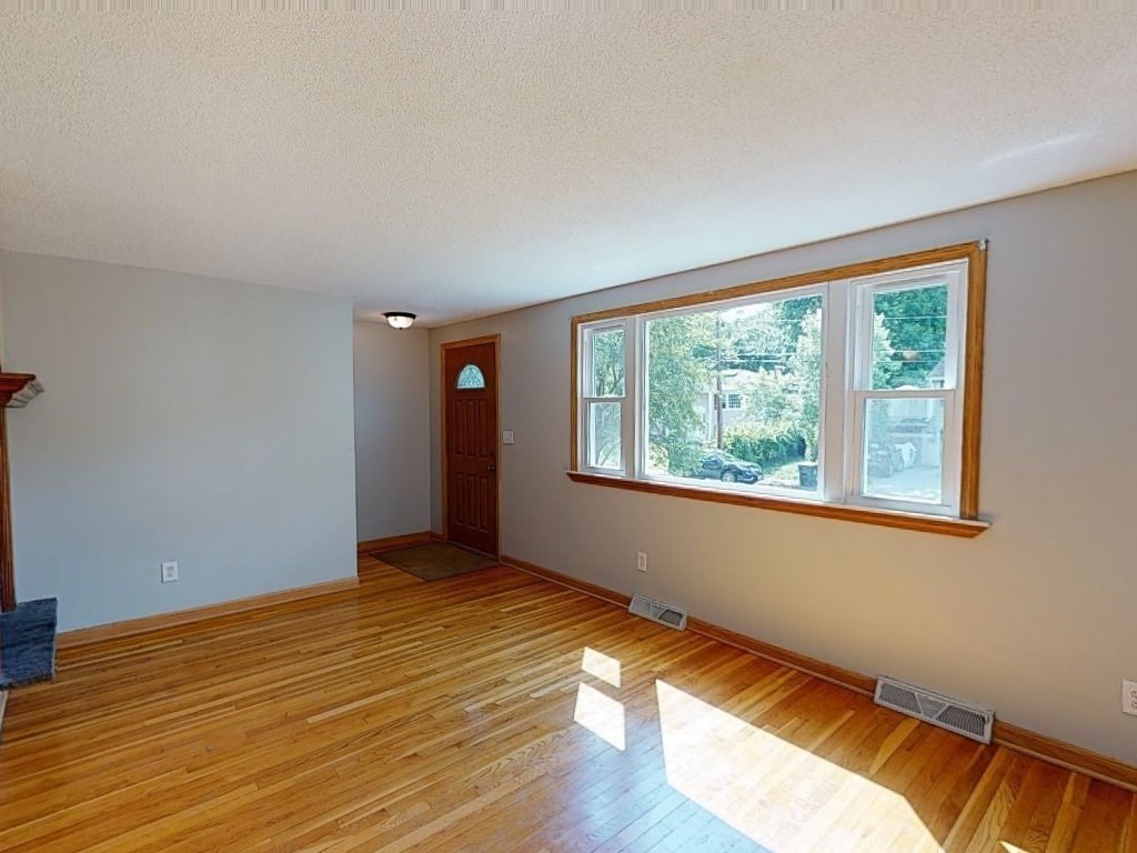 27 Standish Road Bellingham, MA 02019 - Photo 4 of 18 Gallery Image 4