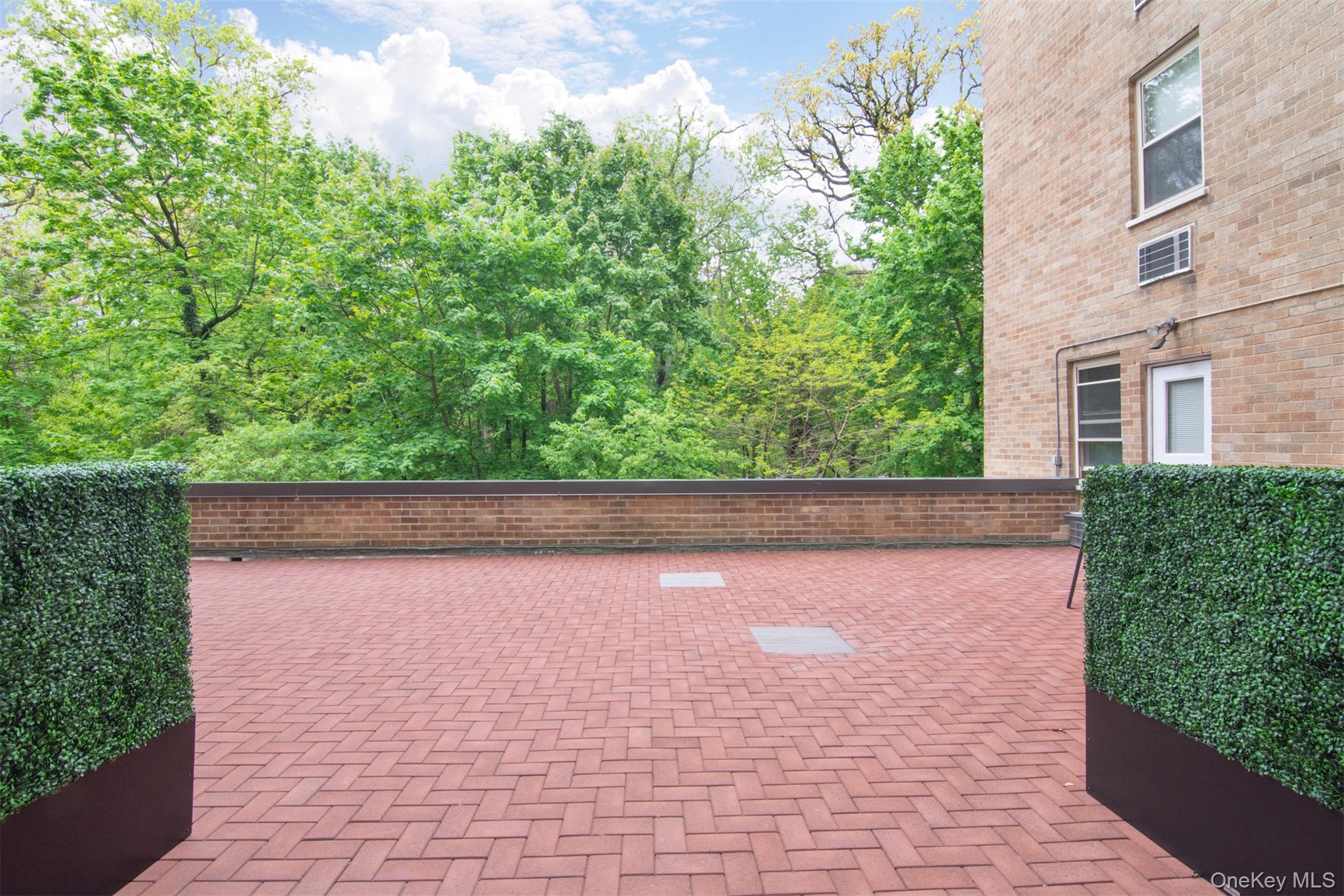 72 Pondfield Road West, Unit 1G Bronxville, NY 10708 - Photo 11 of 22