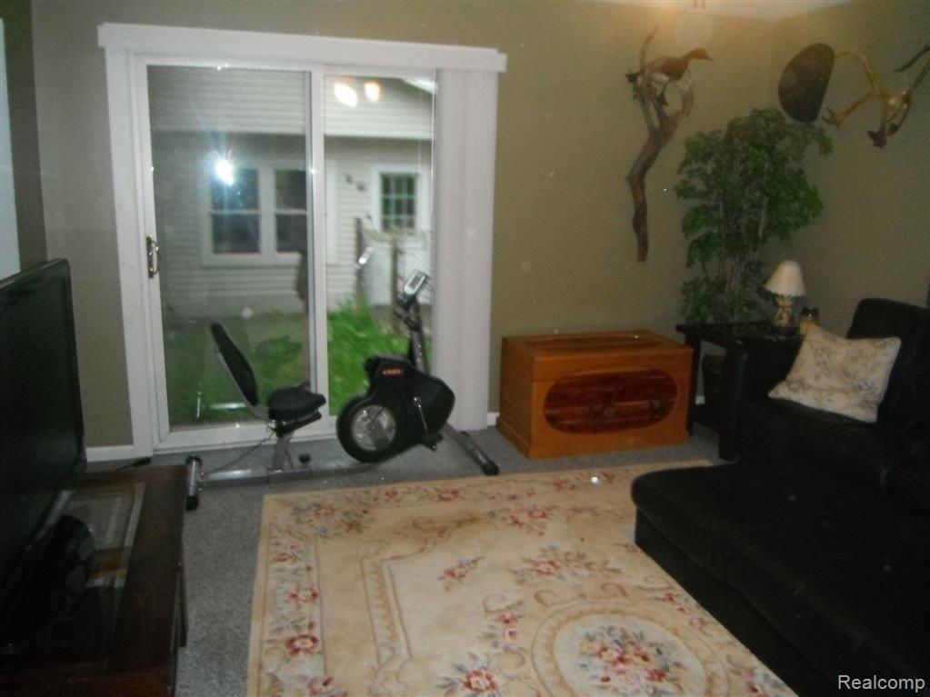 24917 Karr Road Belleville, MI 48111 - Photo 9 of 23 DSCF0310.JPG