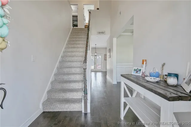 a view of entryway and hall