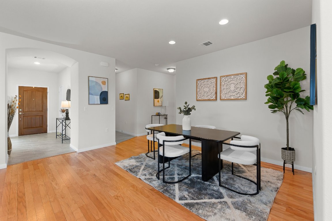 608 Kite Ridge Street Georgetown, TX 78633 - Photo 10 of 39 a workspace with furniture and a potted plant