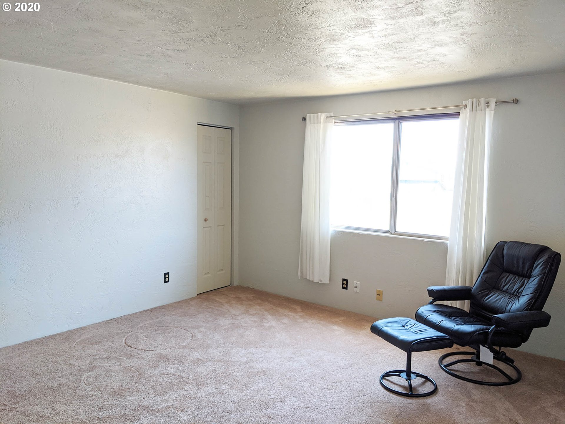 96 U Street Springfield, OR 97477 - Photo 4 of 16