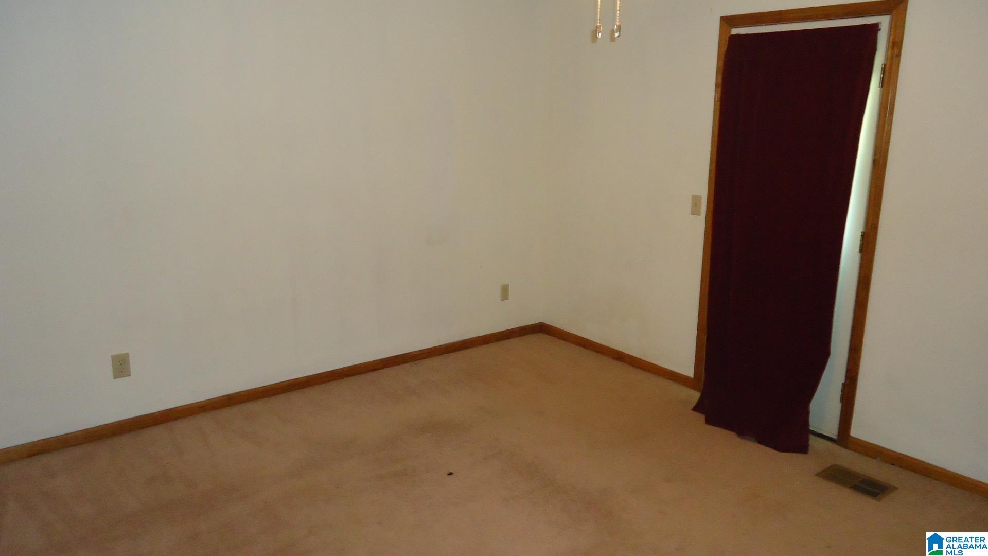 1725 Roundhill Road Weaver, AL 36277 - Photo 14 of 28