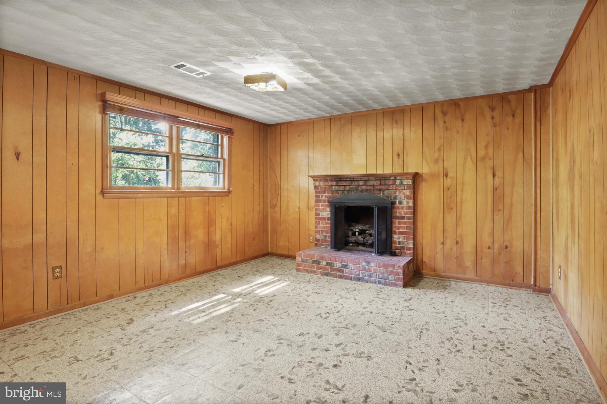 7212 Wesley Road Springfield, VA 22150 - Photo 27 of 46 Cozy Gas Fireplace in Rec Room