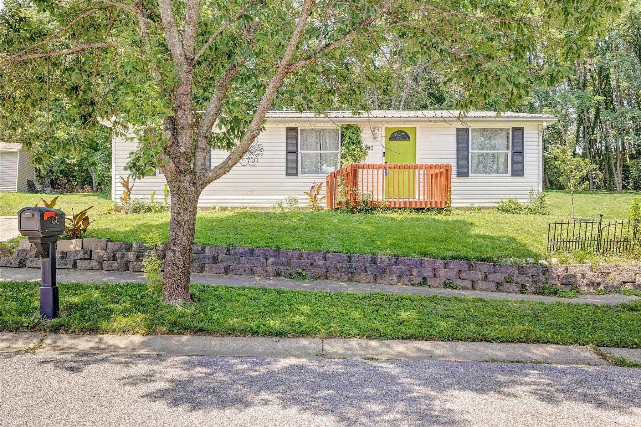 4242 Red Rock Road Bloomington, IN 47403 - Photo 3 of 32 Gallery Image 3