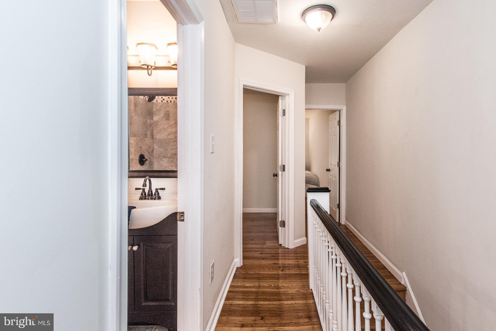 7426 Beverly Road Philadelphia, PA 19138 - Photo 33 of 40 2nd floor hall