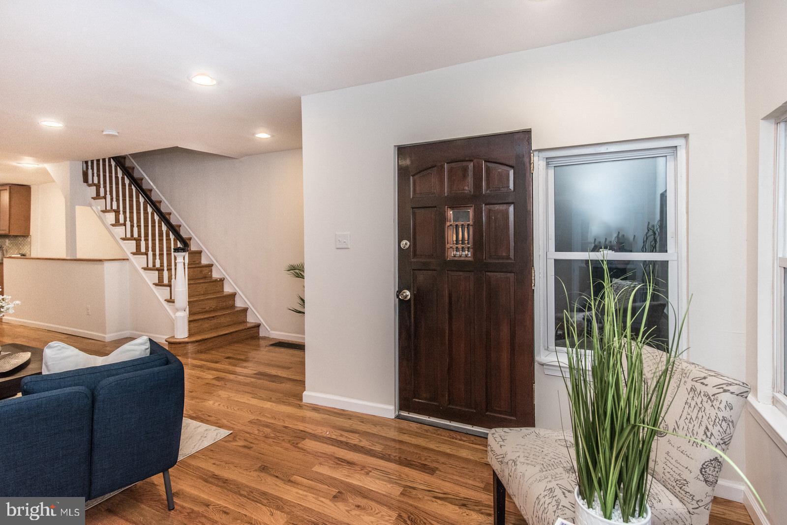 7426 Beverly Road Philadelphia, PA 19138 - Photo 6 of 40 Living room