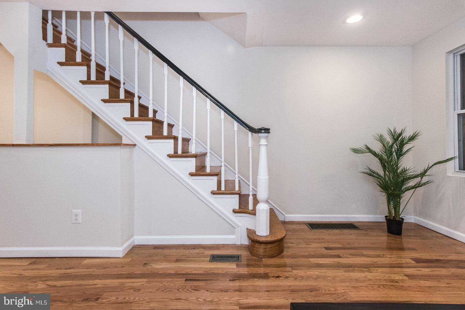 7426 Beverly Road Philadelphia, PA 19138 - Photo 10 of 40 Stairs
