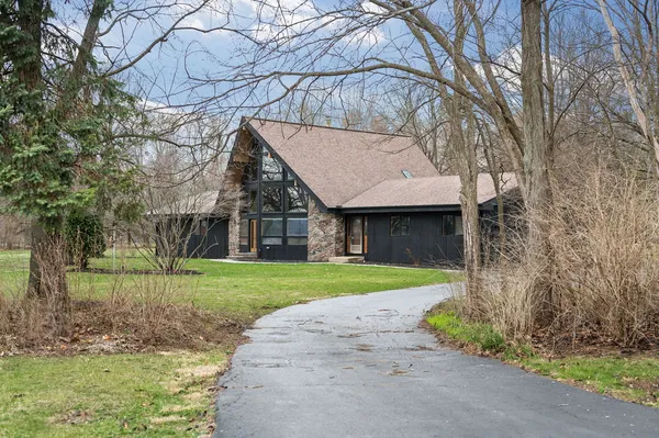 $675,000 | 5N584 Dunham Trails Road, Wayne, IL 60184