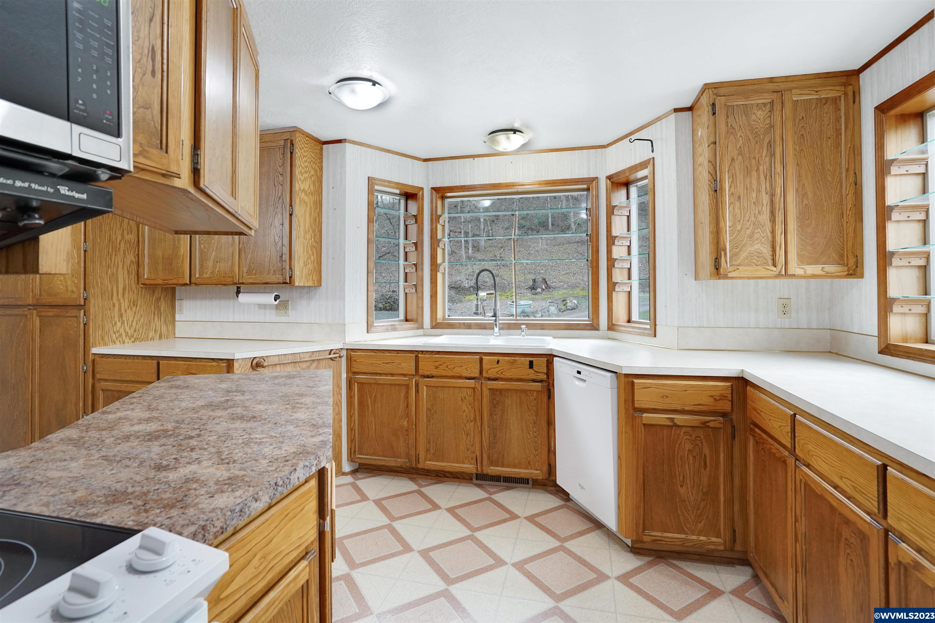 34505 Knox Butte Road East Albany, OR 97322 - Photo 17 of 40 Gallery Image 17