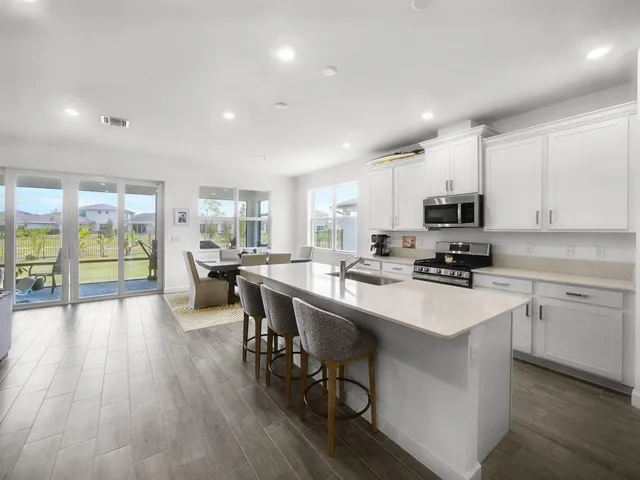 $669,500 | 1887 Wandering Willow Way, Loxahatchee, FL 33470