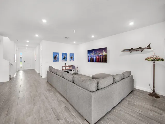 $669,500 | 1887 Wandering Willow Way, Loxahatchee, FL 33470