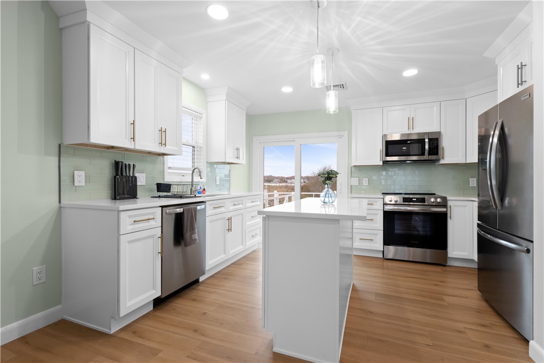 446 Atlantic Avenue Westerly, RI 02891 - Photo 2 of 36