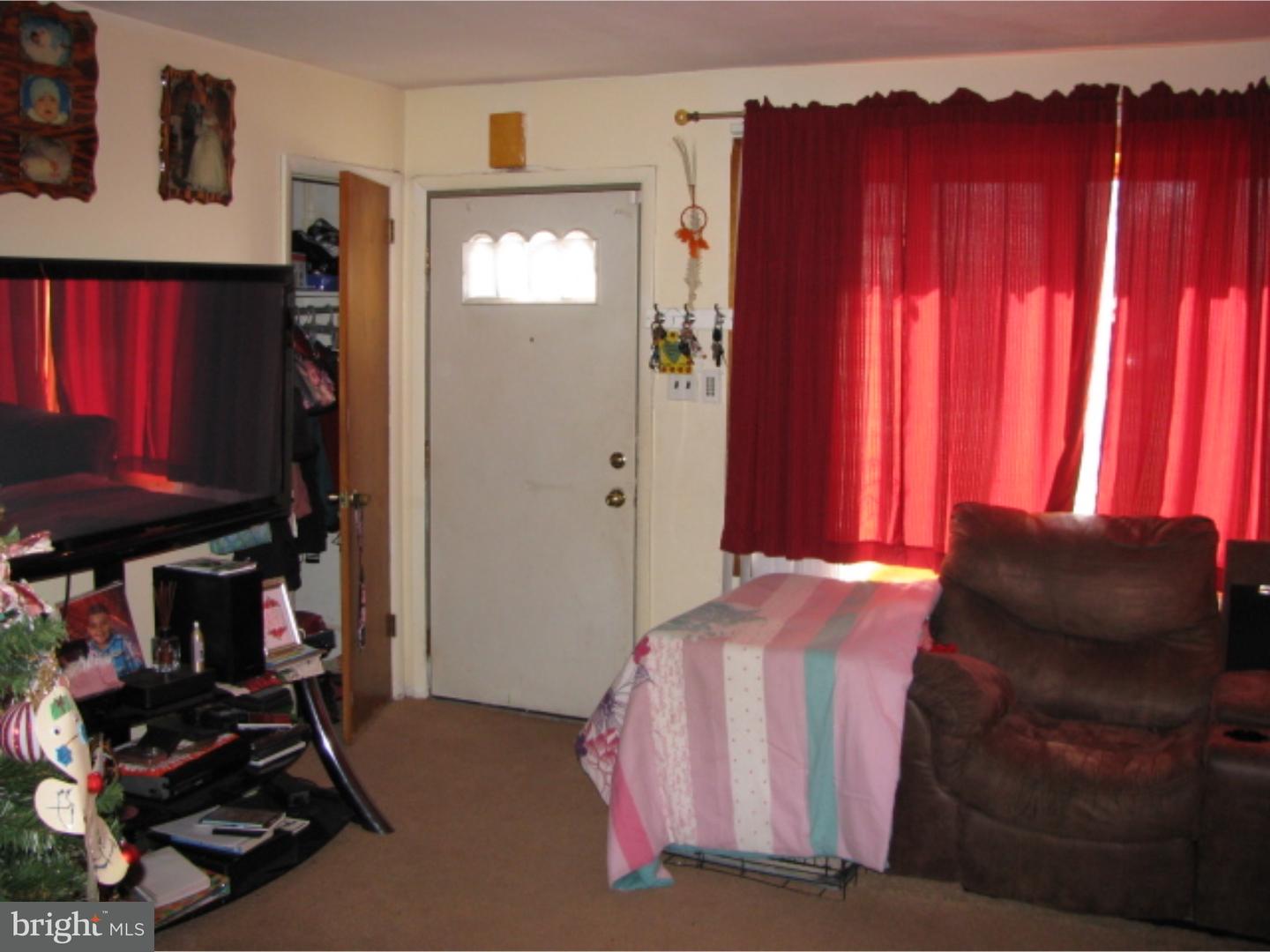 4645 Robin Road Vineland, NJ 08344 - Photo 5 of 12 Living Room