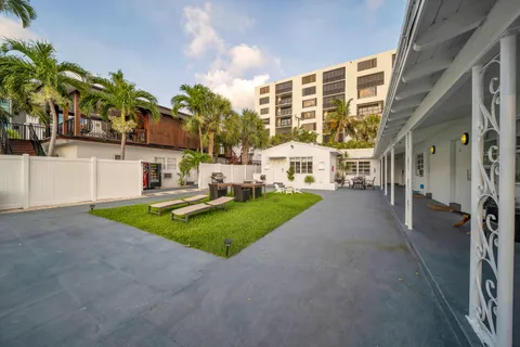 $1,850 | 2307 North Ocean Boulevard, Unit 3, Fort Lauderdale, FL 33305