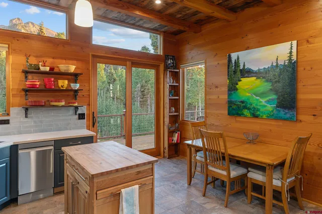 a view of an outdoor kitchen