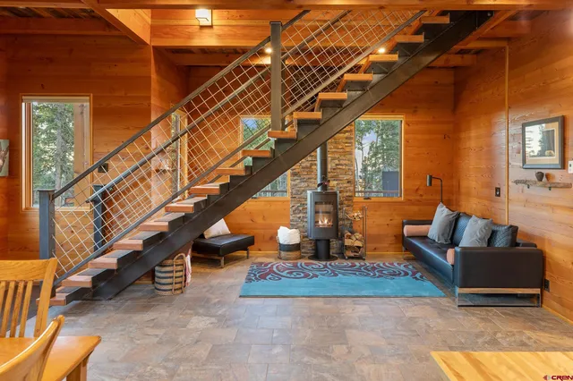 a view of entryway and hall