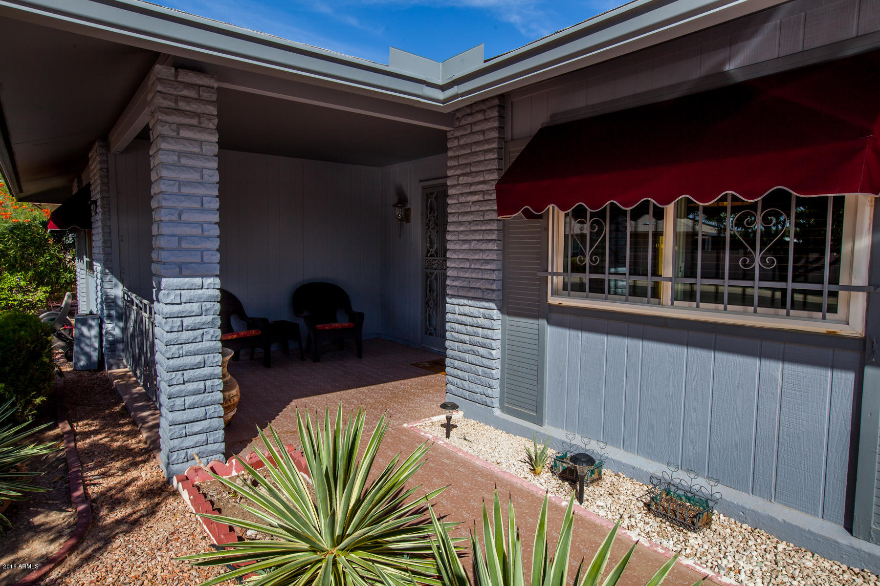 15233 North Ridgeview Road Sun City, AZ 85351 - Photo 29 of 30 Front patio
