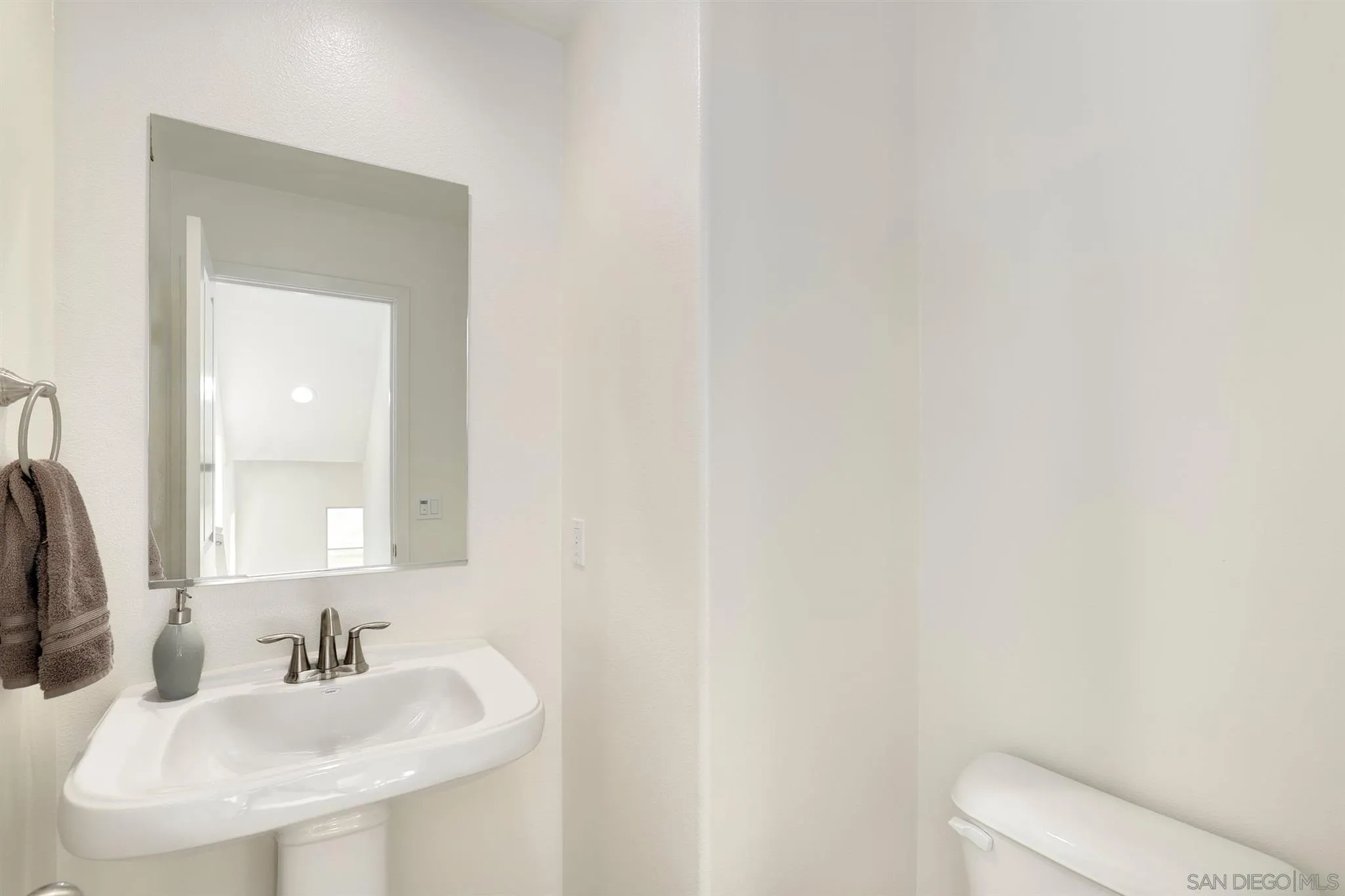 4217 Mission Ranch Way Oceanside, CA 92057 - Photo 10 of 23 Gallery Image 10
