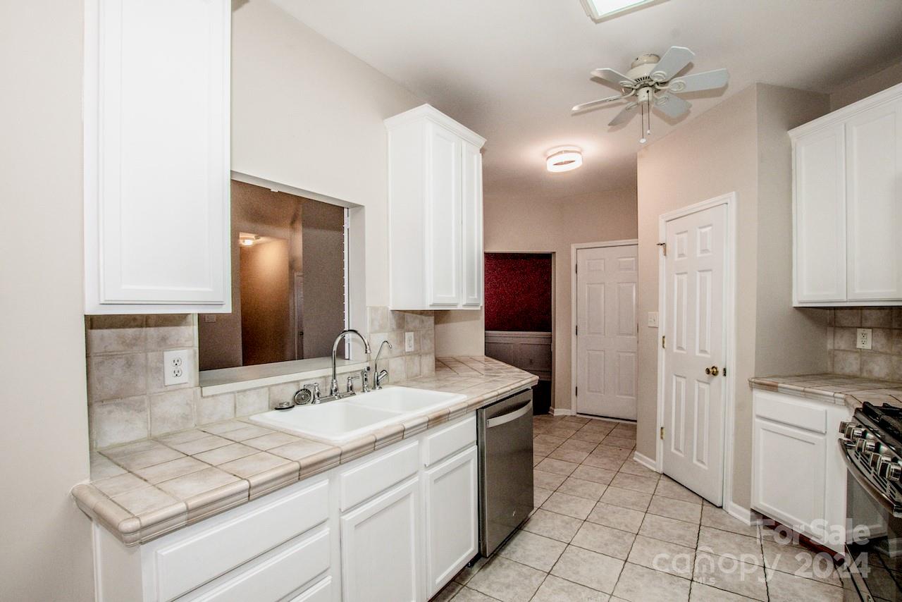 10705 Hellebore Road Charlotte, NC 28213 - Photo 12 of 44 Gallery Image 12