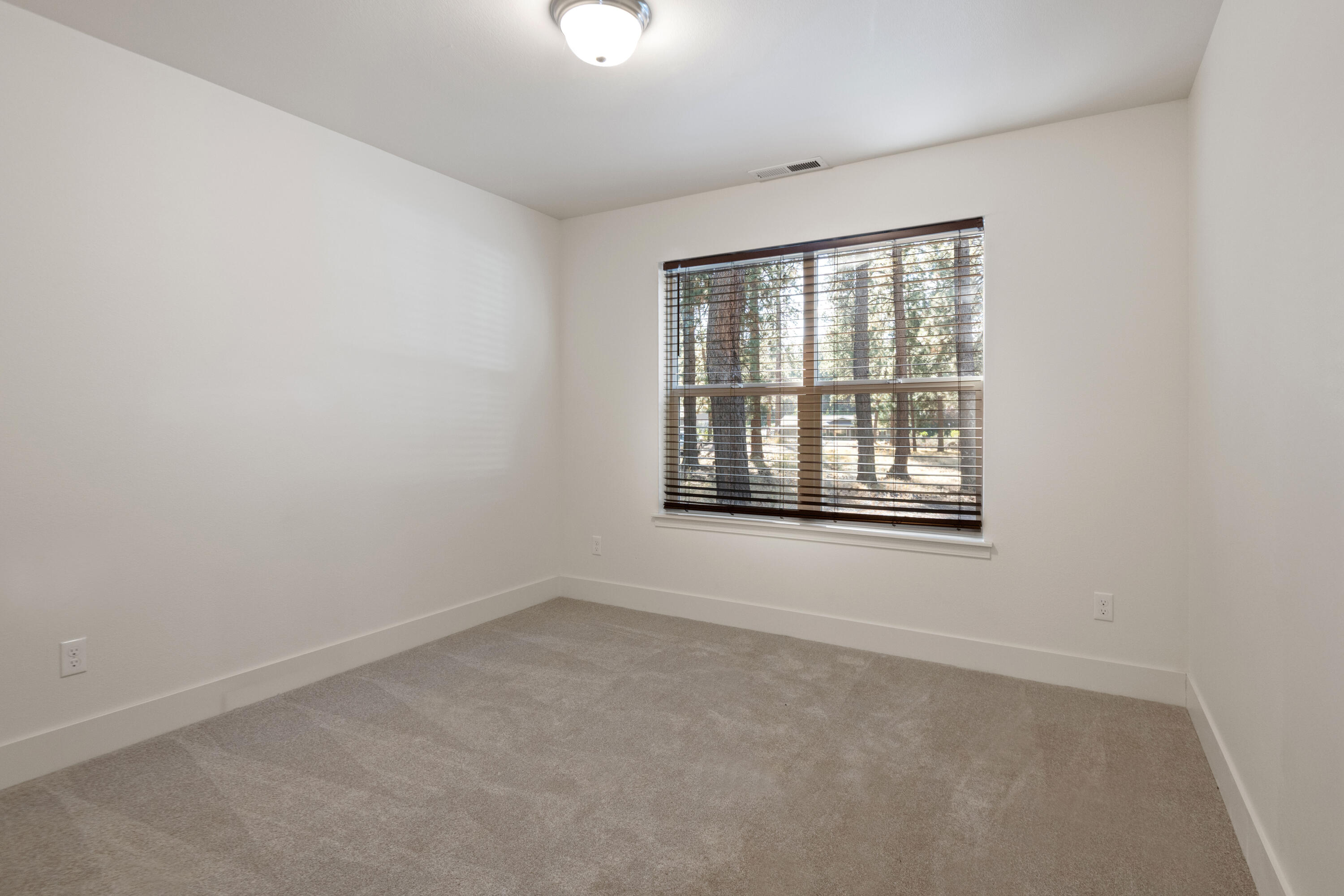 60154 Turquoise Road Bend, OR 97702 - Photo 15 of 23 17