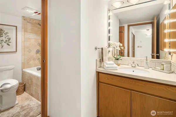 $1,995,000 | 2021 1st Avenue, Unit F20, Seattle, WA 98121
