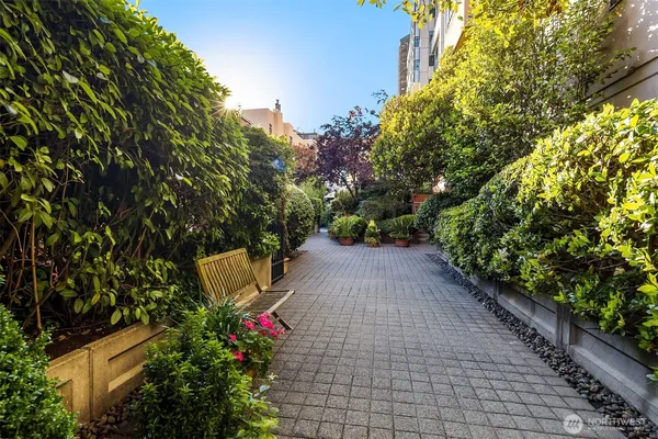 $1,995,000 | 2021 1st Avenue, Unit F20, Seattle, WA 98121