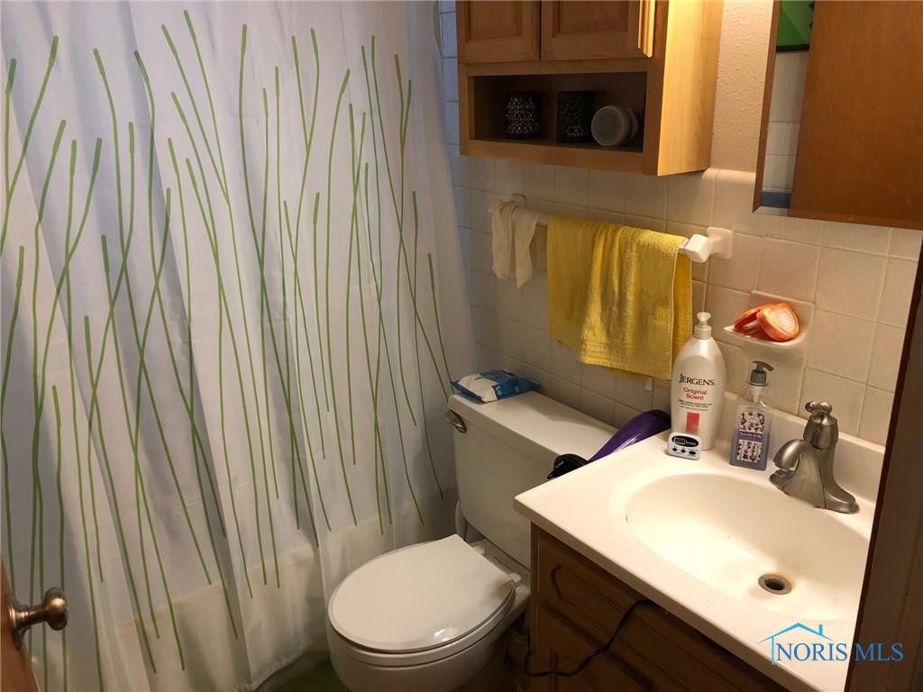 2827 Gracewood Road Toledo, OH 43613 - Photo 17 of 24 Gallery Image 17