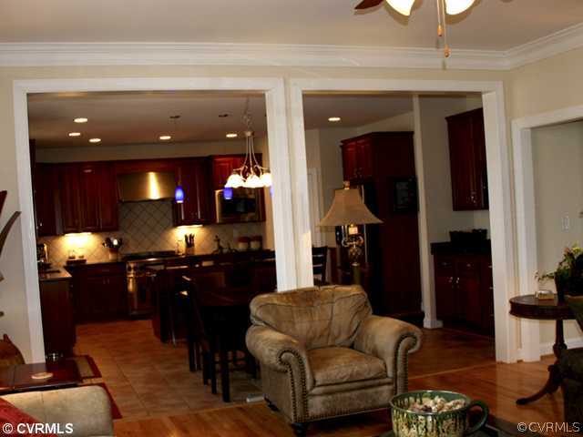 2546 Montgomery Ridge Road Charlottesville, VA 22911 - Photo 7 of 24 Den/Family/Great Room - The gracious, sweeping flo