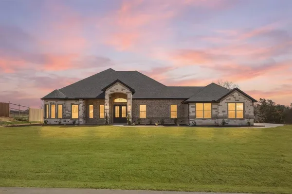 $629,000 | 150 Briar Patch, Azle, TX 76020