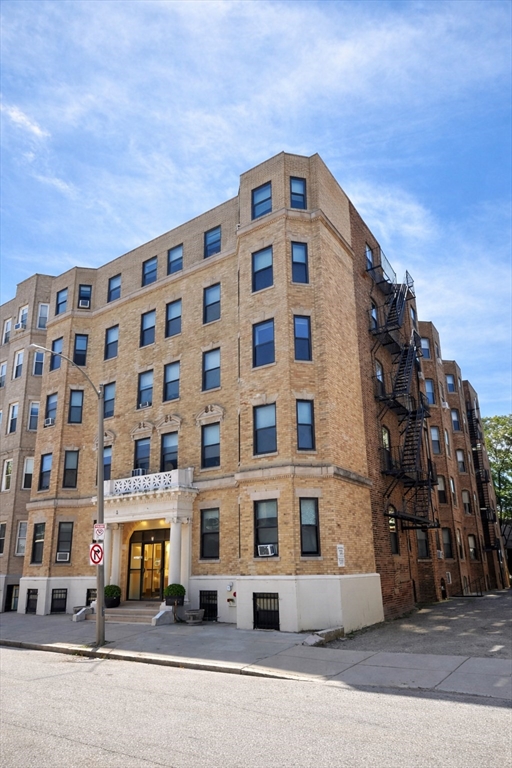 5 Royce Road, Unit 52 Boston, MA 02134 - Photo 6 of 8