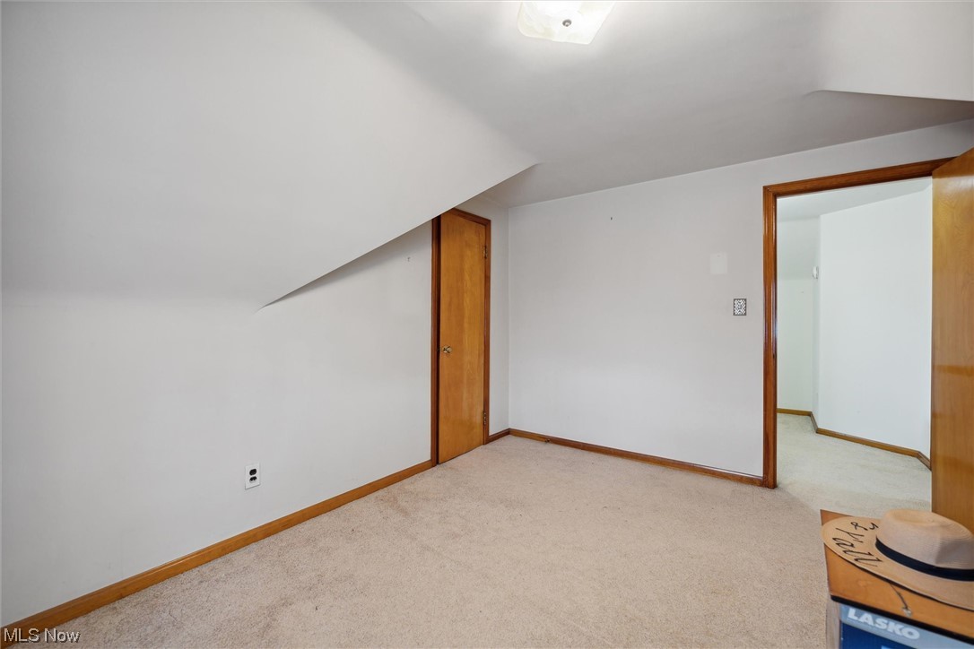18107 Neff Road Cleveland, OH 44119 - Photo 17 of 35 Gallery Image 17