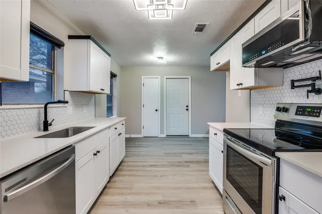 $259,000 | 821 Sequoia Drive, Lancaster, TX 75146