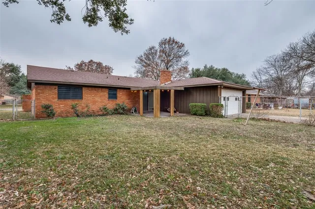 $259,000 | 821 Sequoia Drive, Lancaster, TX 75146