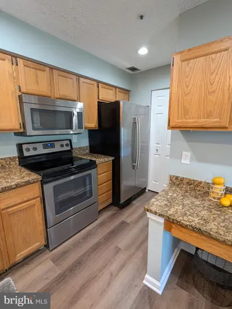 $2,000 | 12221 Eagles Nest Court, Unit B, Germantown, MD 20874