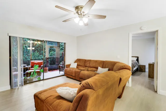 $259,000 | 1200 Southeast Parkview Place, Unit F3, Stuart, FL 34994