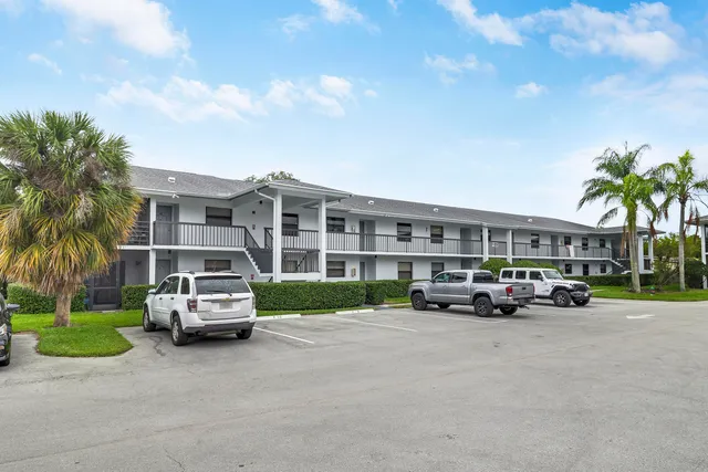 $259,000 | 1200 Southeast Parkview Place, Unit F3, Stuart, FL 34994