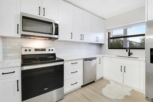 $259,000 | 1200 Southeast Parkview Place, Unit F3, Stuart, FL 34994