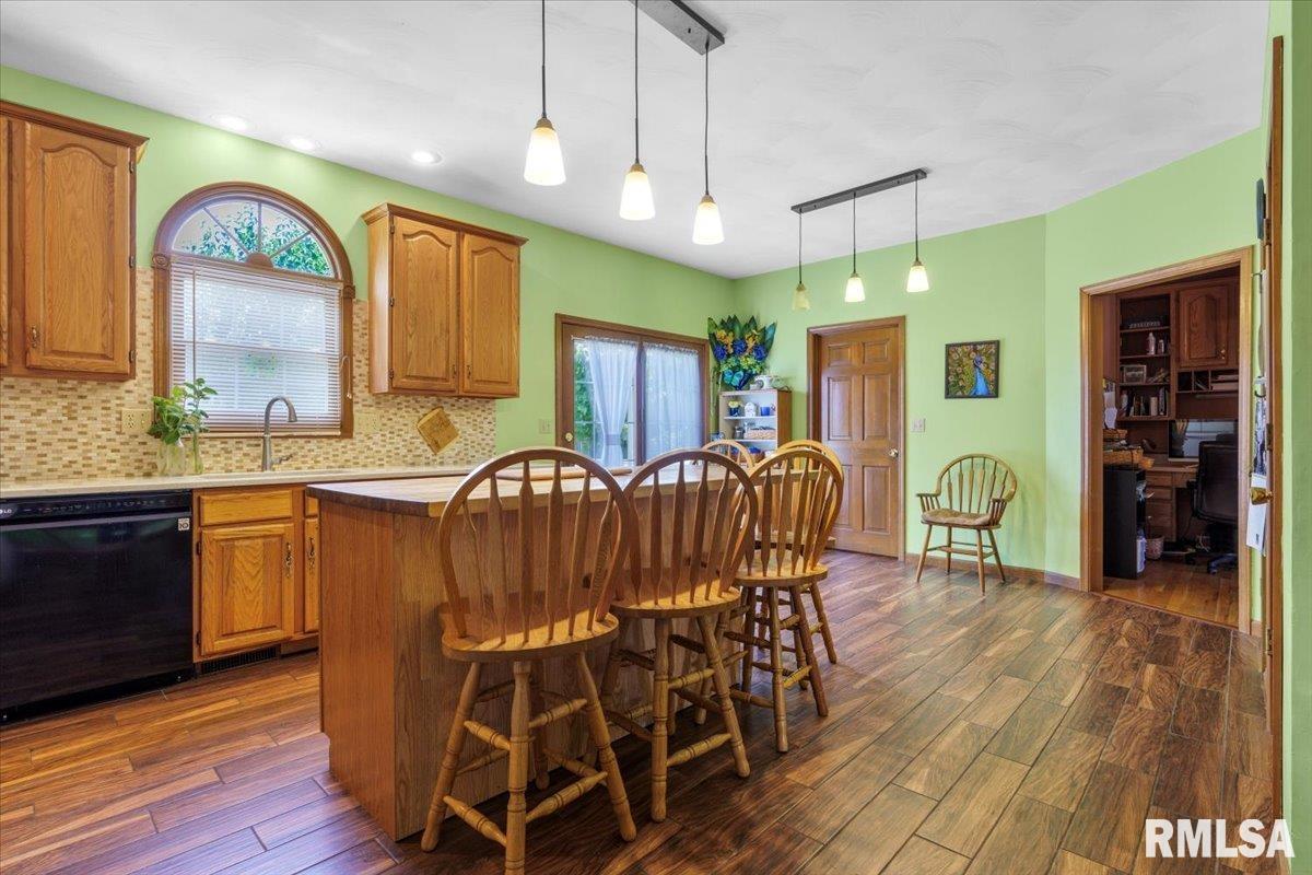 34 Red Bud Lane Springfield, IL 62712 - Photo 8 of 53 Gallery Image 8