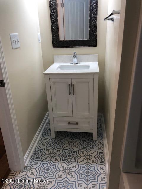 6815 Aron Road Louisville, KY 40258 - Photo 15 of 42 IMG_9367