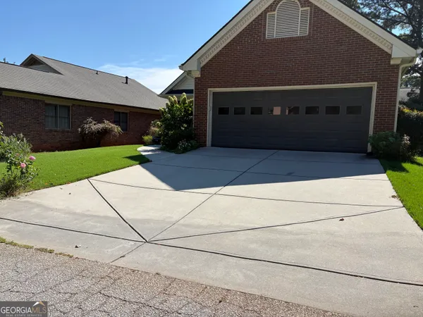 $2,200 | 1224 Hunters Drive, Stone Mountain, GA 30083