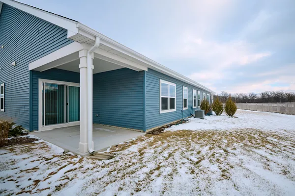 $3,100 | 1179 Woodlily Lane, Unit 1179, Bartlett, IL 60103