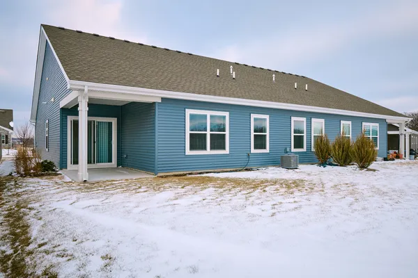 $3,100 | 1179 Woodlily Lane, Unit 1179, Bartlett, IL 60103